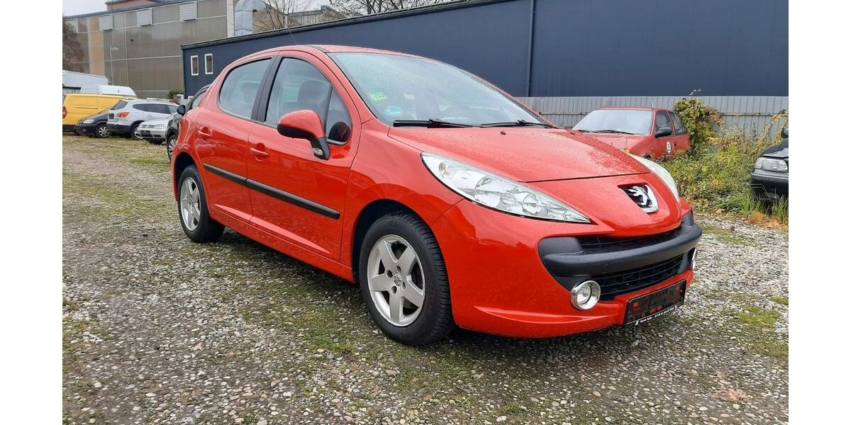 Peugeot 207 89.000 km 2.500 &euro; Berlin 13088