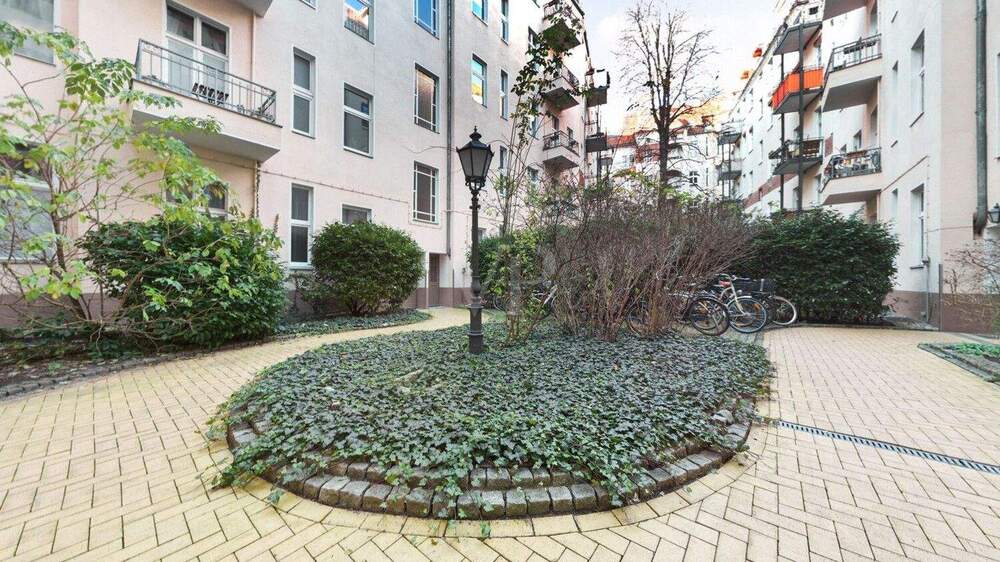 Etagenwohnung Berlin Charlottenburg - 2 Zimmer, 65 m&sup2;, 1.200&euro; | Angebot:24820205