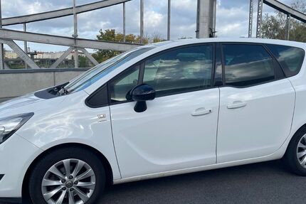 Opel Meriva 59.500 km 9.900 € Berlin 13355