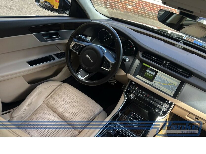 Jaguar XF R-Cam*Car-Play*Holz*AHK*Tempo*Leder* 91.387 km 17.480 € Berlin 13187