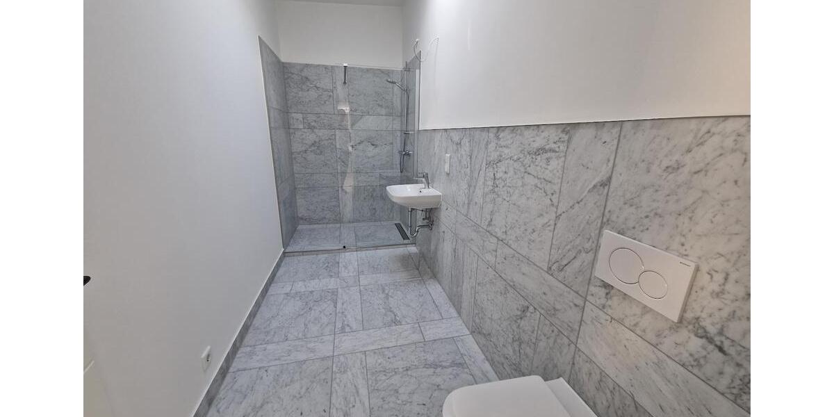 Dachgeschoßwohnung Berlin Mitte - 4 Zimmer, 122 m&sup2;, 2.001&euro; | Angebot:23317054