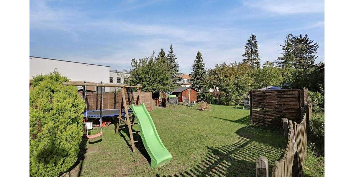 Mehrfamilienhaus mit attraktiver Mischung aus Wohnen, Gewerbe und Stellplätzen in Falkensee zimmer