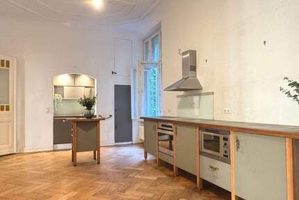 WUNDERBARE, GROSSZÜGIGE 5-6 ZIM. ALTBAU-WHG., GR. WOHNKÜCHE + BALKON MIT VIEL POTIENTIAL UNWEIT KUDAMM 5 zimmer