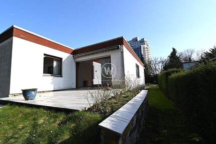 Bungalow mit viel Potential und Platz am Naturschutzgebiet, Vollkeller, Garage, Schuppen, uvm. 5 zimmer