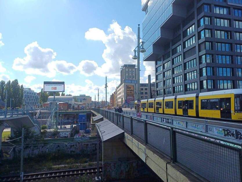 Dachgeschoss Wohnung mit Panorama im Zentrum Berlins nahe Warschauer Brücke - 3 zimmer