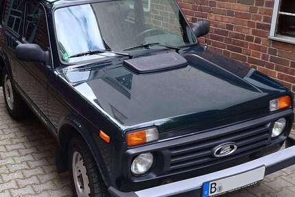 Lada Taiga 74.250 km 9.750 &euro; Berlin 14163