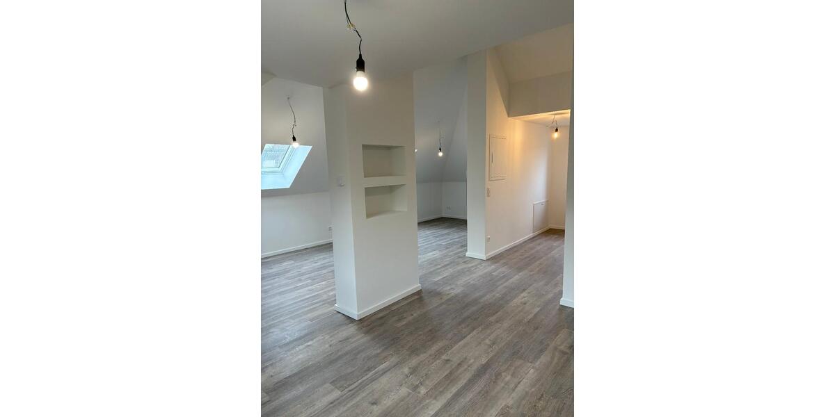 Dachgeschoßwohnung Berlin Reinickendorf - 2 Zimmer, 70 m&sup2;, 1.245&euro; | Angebot:26618728