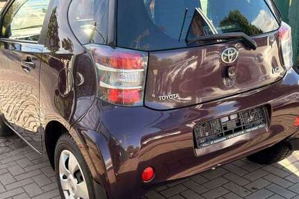 Toyota iQ 94.000 km 6.490 &euro; Berlin 13086