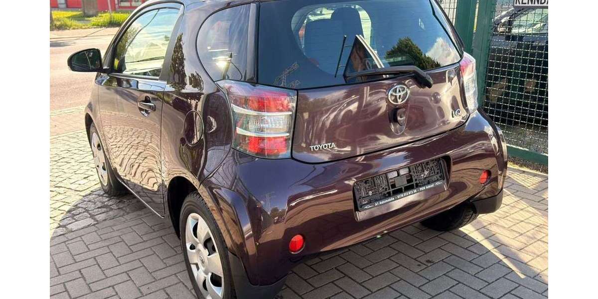 Toyota iQ 94.000 km 6.490 &euro; Berlin 13086
