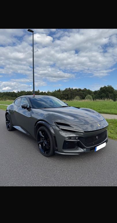 Ferrari Purosangue 7.956 km 515.500 € Berlin 10115