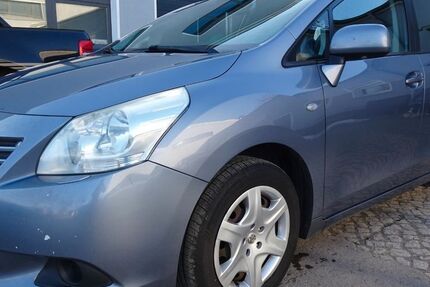 Toyota Verso 258.756 km 3.900 &euro; Falkensee 14612