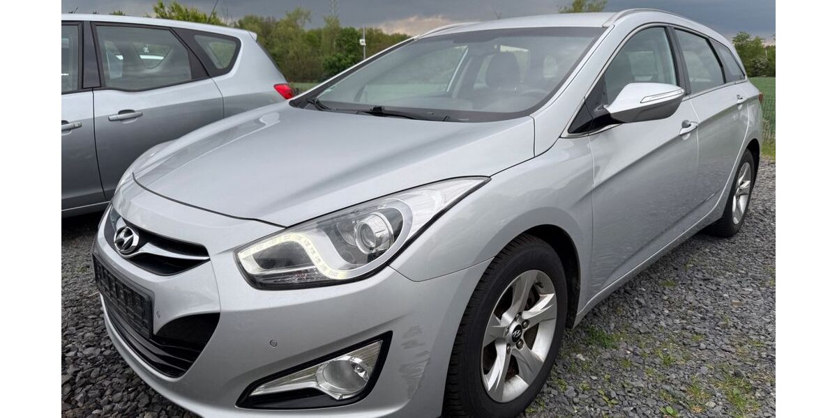 Hyundai i40 187.000 km 6.100 &euro; Wildau 15745