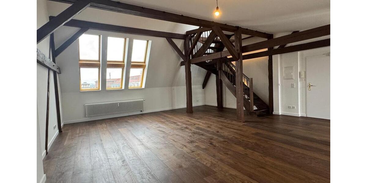 Exklusive und seltene Dachgeschossresidenz 3 zimmer