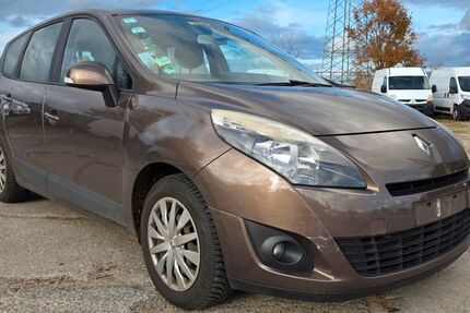 Renault Scenic 241.643 km 2.250 &euro; Fredersdorf - Vogelsdorf 15370