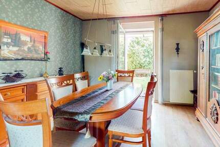 Perfekt für Mehrgenerationen oder Freunde: Neues Zuhause direkt nebenan realisierbar 6 zimmer