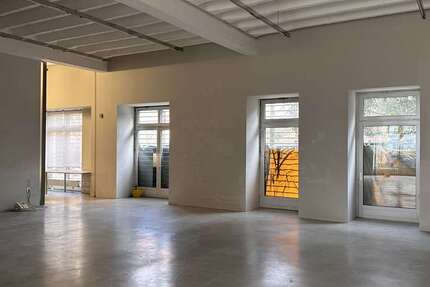 Büro in Berlin 8.636 € 395 m²