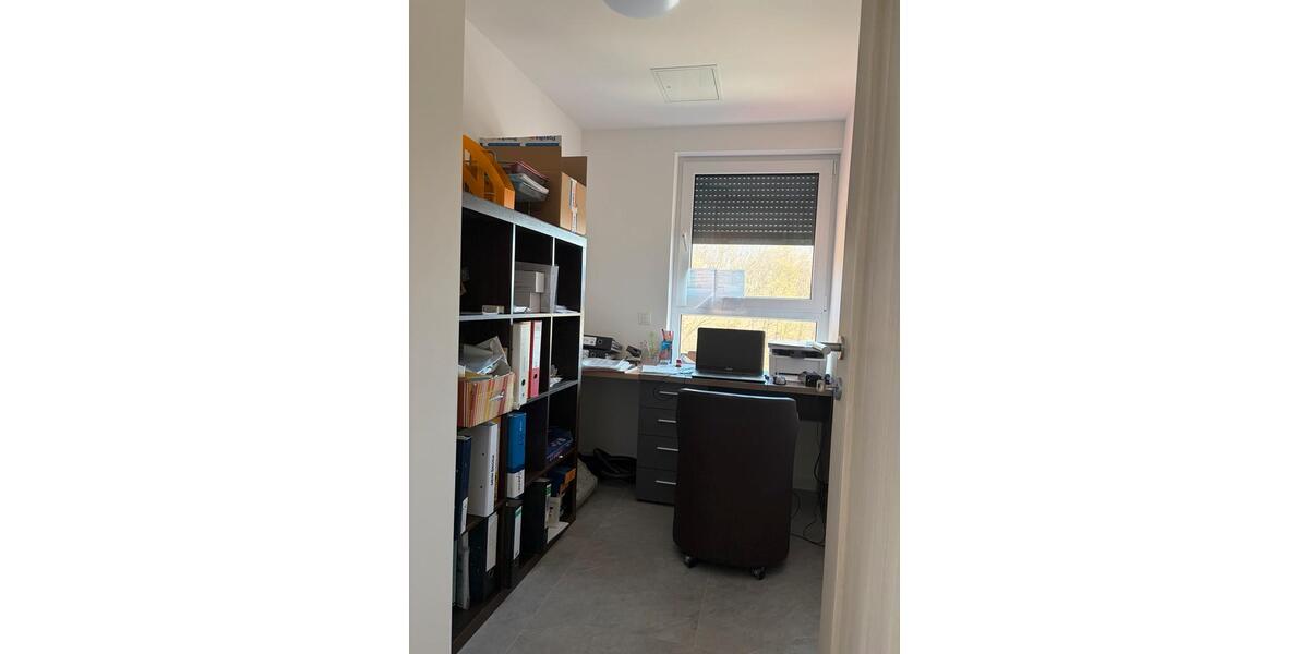 Dachgeschoßwohnung Berlin Marzahn-Hellersdorf - 4 Zimmer, 88 m&sup2;, 1.700&euro; | Angebot:26617843