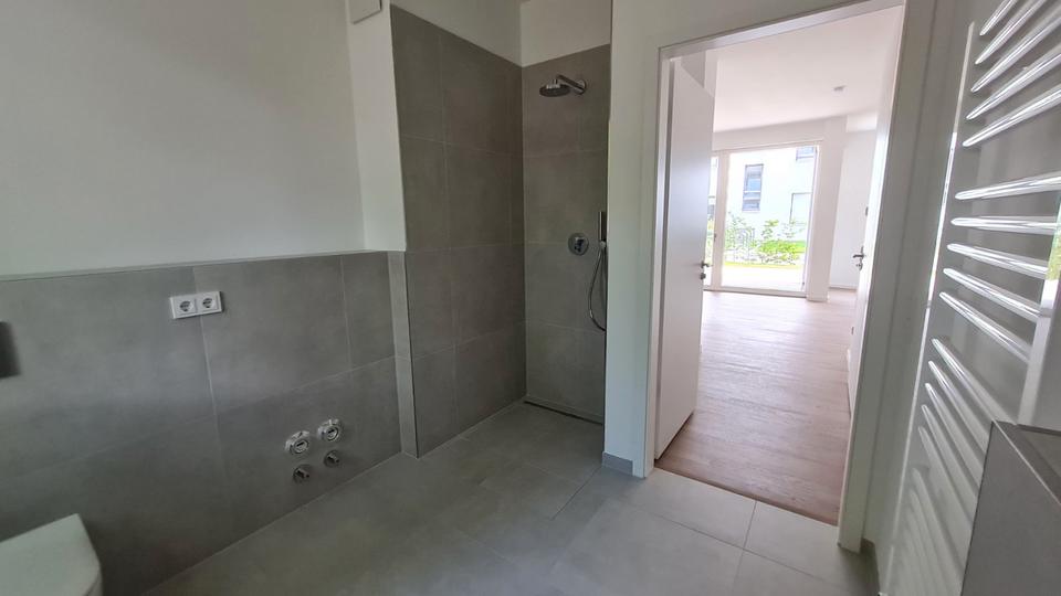 Erdgeschoßwohnung Berlin Marzahn-Hellersdorf - 2 Zimmer, 68 m&sup2;, 1.196&euro; | Angebot:26562653