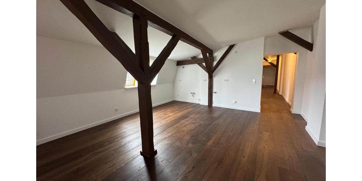 Exklusive und seltene Dachgeschossresidenz 3 zimmer