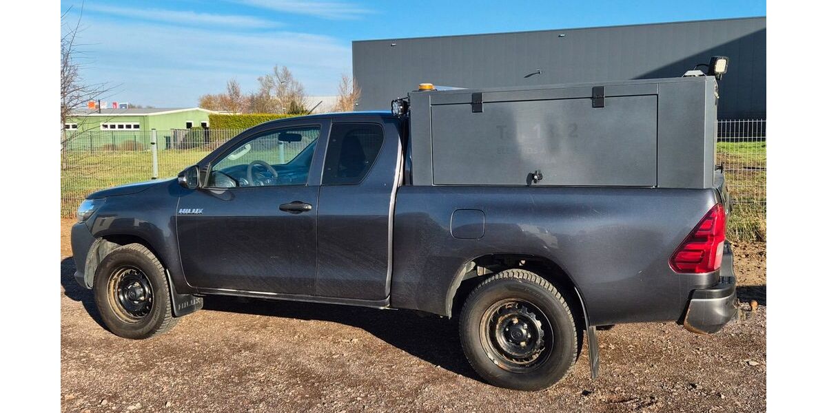 Toyota Hilux 292.000 km 17.900 &euro; Stahnsdorf 14532