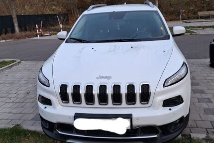 Jeep Cherokee 159.000 km 11.500 &euro; Berlin 13589