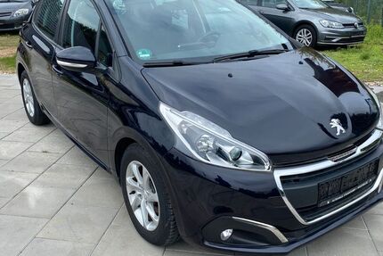 Peugeot 208 107.684 km 6.499 € Fredersdorf-Vogelsdorf 15370