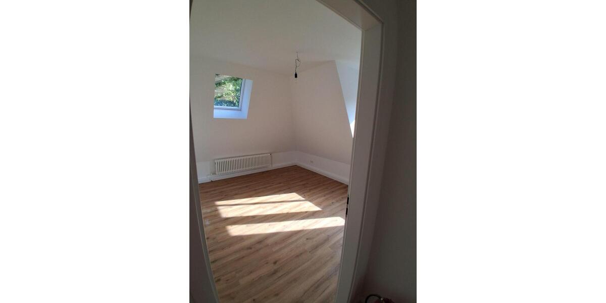 Dachgeschoßwohnung Berlin Steglitz-Zehlendorf - 3 Zimmer, 113 m&sup2;, 2.298&euro; | Angebot:22488403