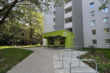 **MODERNISIERTE 3 ZIMMER WOHNUNG IM ERDGESCHOSS - IDYLLISCH UND GRÜN GELEGEN** 3 zimmer