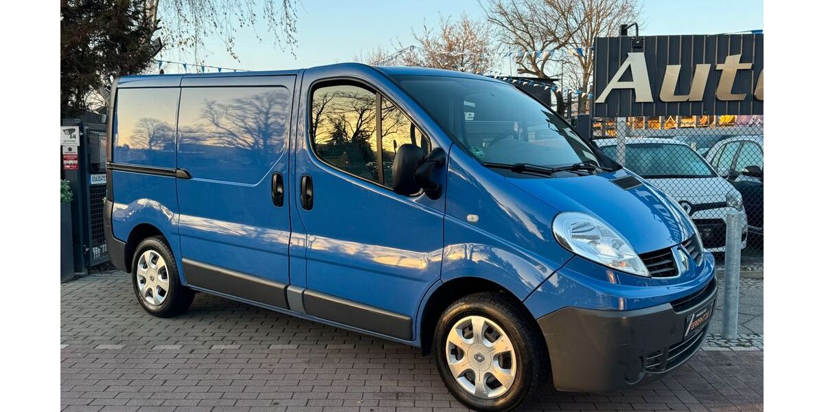 Renault Trafic 124.987 km 7.990 &euro; BERLIN 13127