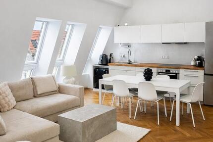 Wohnung Berlin Tempelhof-Schöneberg - 4 Zimmer, 122 m&sup2;, 2.200&euro; | Angebot:25959592