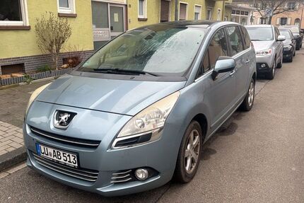 Peugeot 5008 176.000 km 2.850 &euro; Berlin 10245