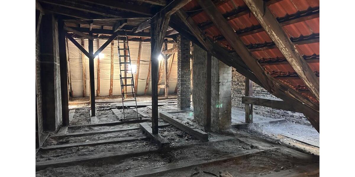 Dachgeschoßwohnung Berlin Mitte - 8 Zimmer, 280 m&sup2;, 698.000&euro; | Angebot:24874672