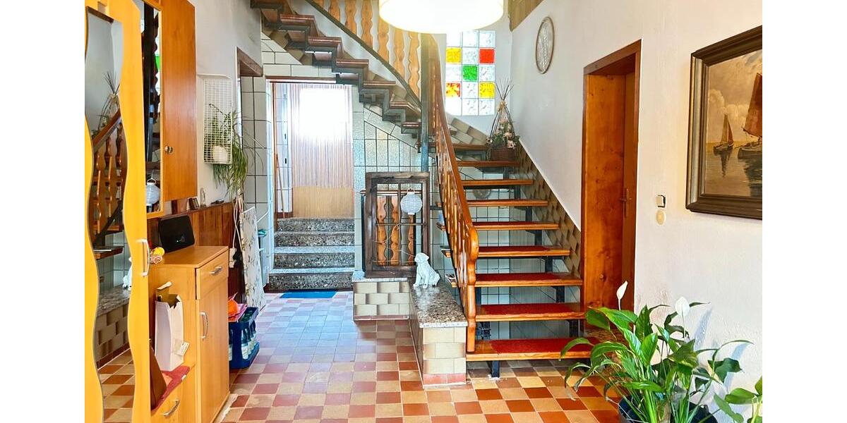 Reihenhaus - 5 Zimmer, 175 m&sup2;, 180.000&euro; | Angebot:27271622