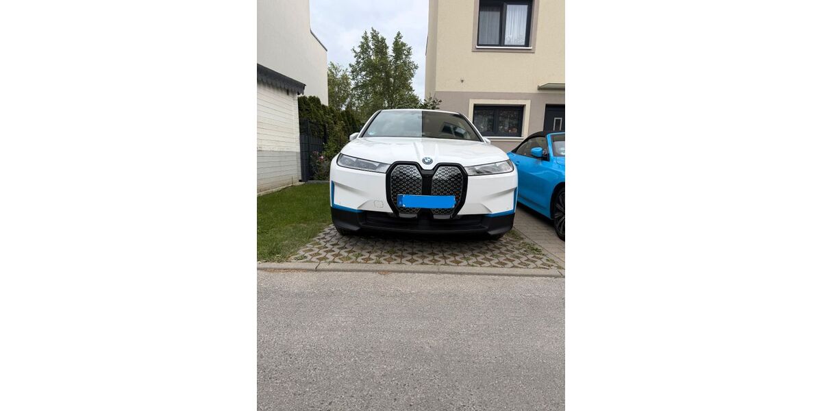 BMW iX 22.500 km 39.998 &euro; Berlin 14089
