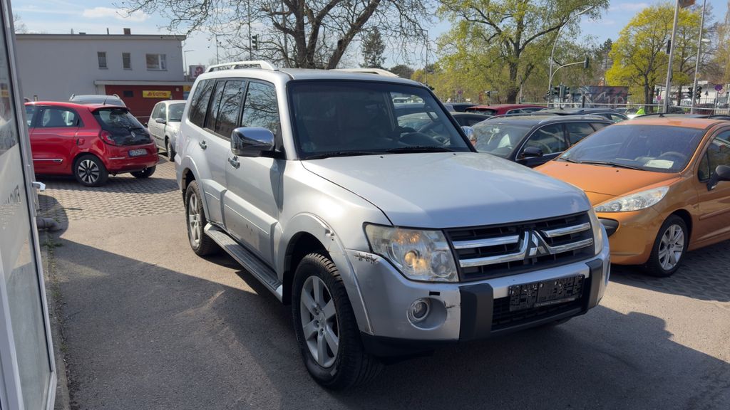 Mitsubishi Pajero 273.000 km 9.990 &euro; Berlin 12349