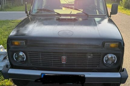 Lada Niva 70.345 km 4.500 &euro; Falkensee 14612
