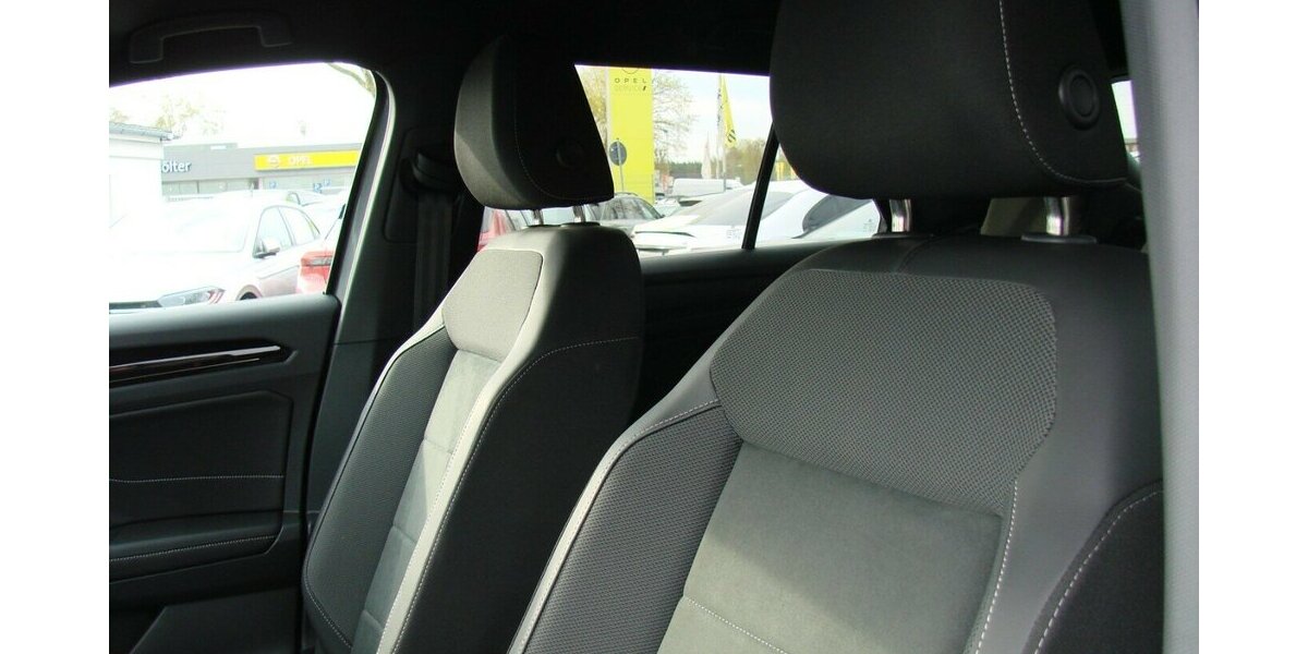 VW T-Roc 1.5TSi R-Line BMT IQ-Light ACC AHK Digital C 11.011 km 29.980 &euro; Falkensee 14612