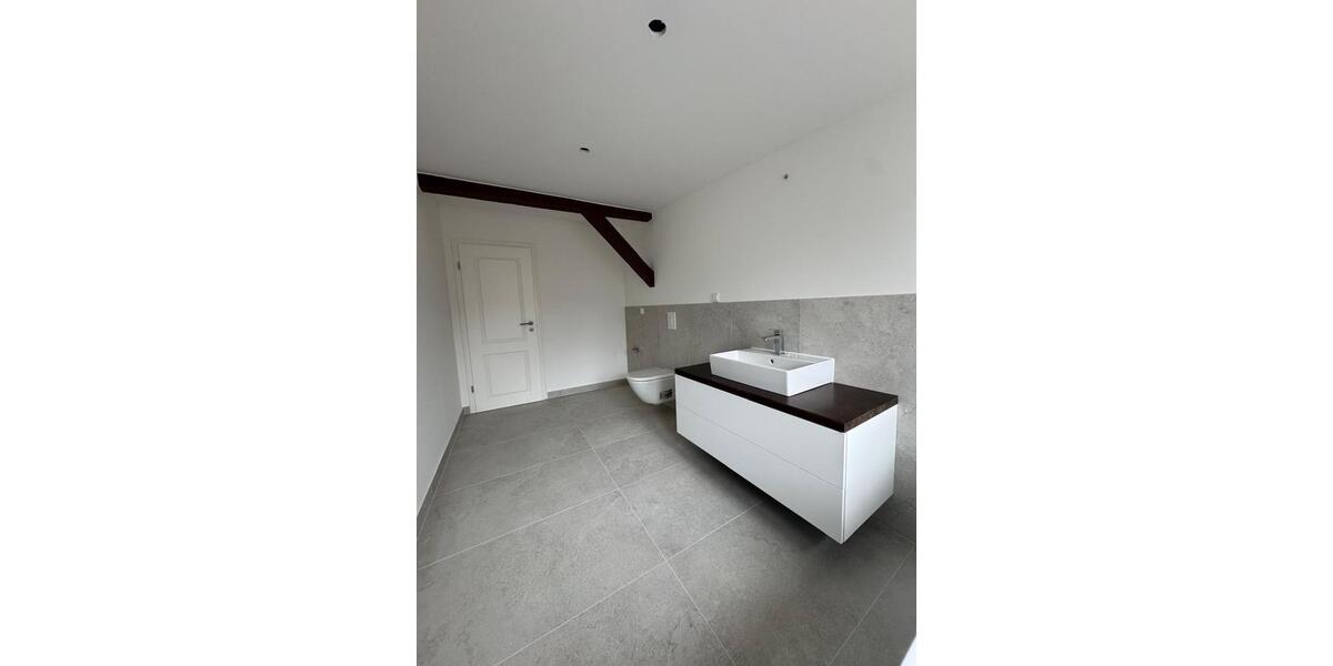 Exklusive und seltene Dachgeschossresidenz 3 zimmer