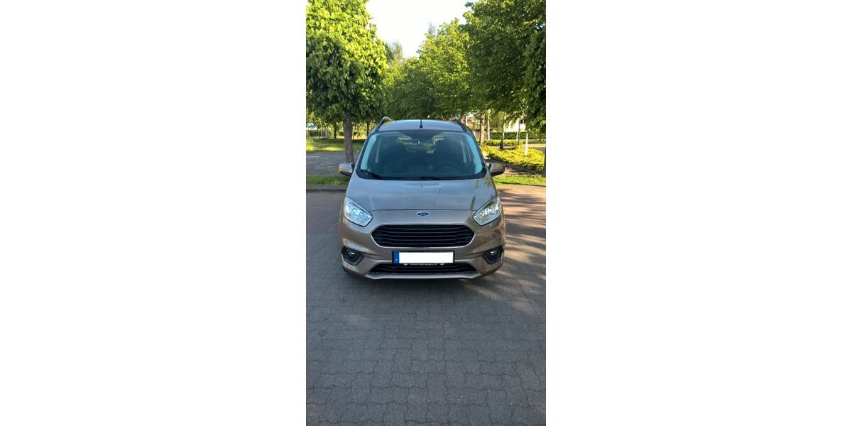 Ford Tourneo Courier 142.000 km 8.900 &euro; Berlin 13503