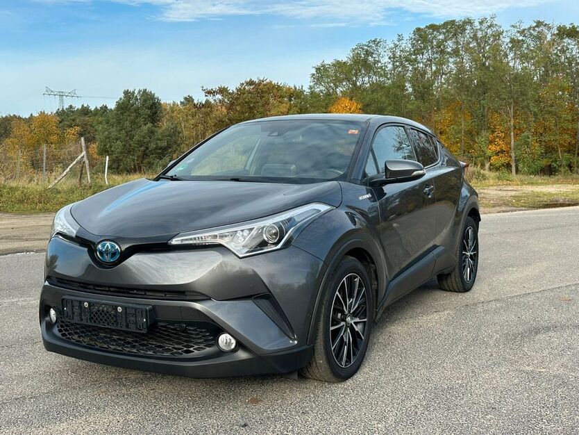 Toyota C-HR 81.000 km 16.700 € Berlin 12099