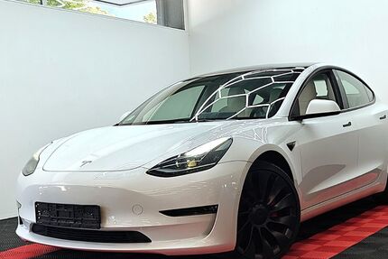 Tesla Model 3 14.420 km 37.990 &euro; Berlin 12209