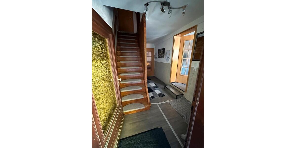 Doppelhaushälfte - 8 Zimmer, 110 m&sup2;, 99.999&euro; | Angebot:27002053