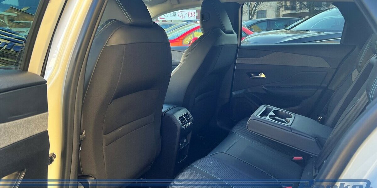 Peugeot 308 Allure EAT8*NAV*Carplay*LED*360°*Cockpit* 150.000 km 17.990 &euro; Berlin 13187