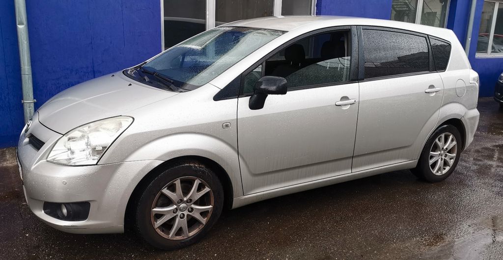 Toyota Corolla Verso 200.000 km 3.999 &euro; Berlin 13405