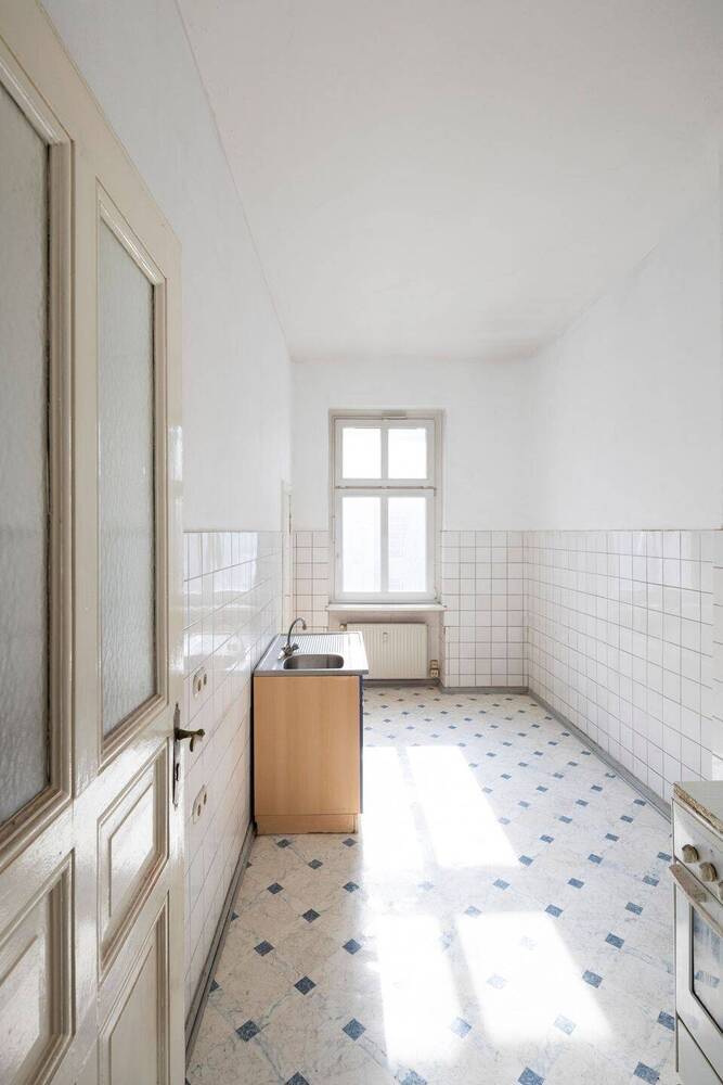 Gestalten Sie Ihr Traumzuhause - helle bezugsfreie 2-Zi.-AltbauWohnung mit Dielen und franz. Balkon!