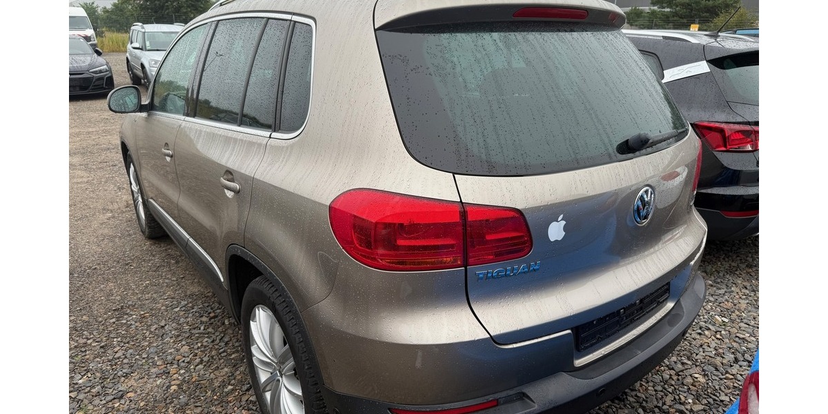 VW Tiguan Sport & Style Panorama BM -T Navi 1.Hand 95.150 km 12.500 &euro; Berlin 10247