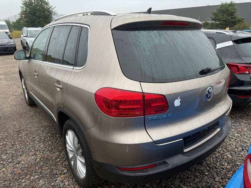 VW Tiguan Sport & Style Panorama BM -T Navi 1.Hand 95.150 km 12.500 € Berlin 10247