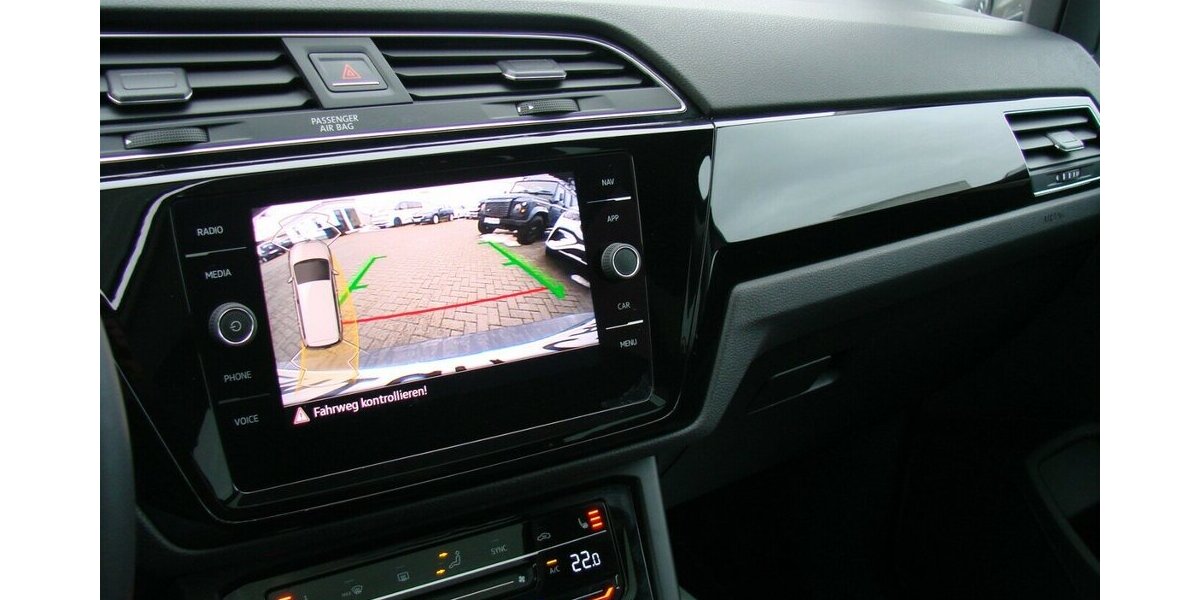 VW Touran 1,5TSI Comfortline ACC AHK PANO SHZ 7Sitz D 16.891 km 33.980 &euro; Falkensee 14612