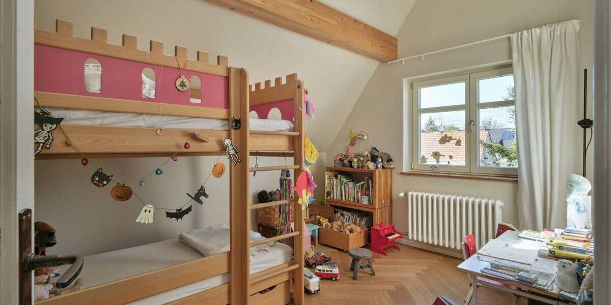 Einzigartiges Einfamilienhaus in Rosenthal - Altbau-Charme trifft modernstes Innenleben 6 zimmer