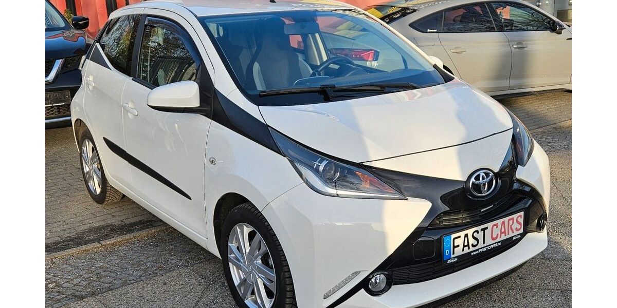 Toyota Aygo (X) 88.967 km 5.990 &euro; Berlin 13509